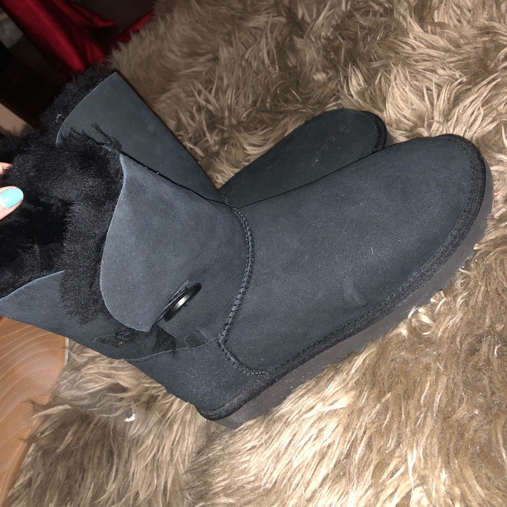 Brand New Black Uggs never worn